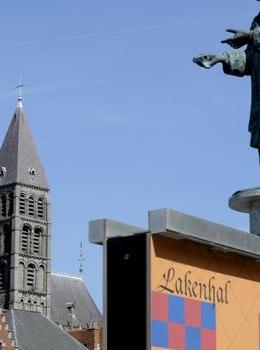 vue d'un clocher de Tournai